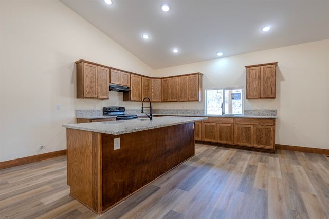 2901 92nd Rd, Udall, KS 67146