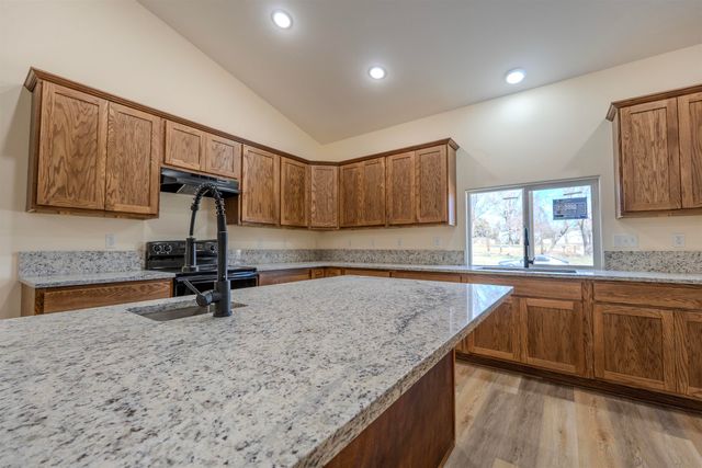 2901 92nd Rd, Udall, KS 67146