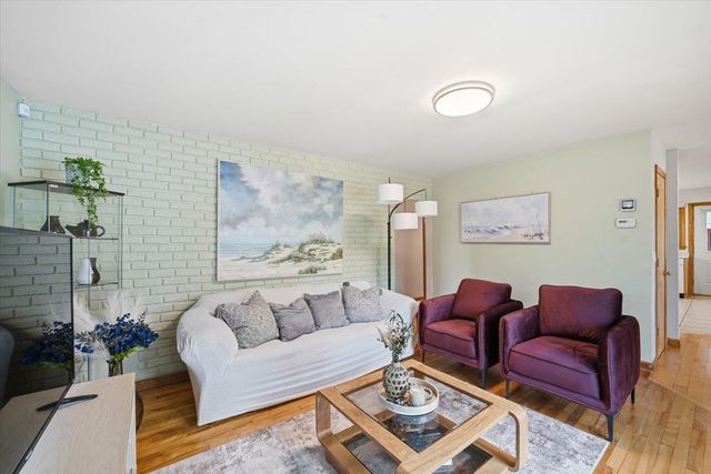 90 West Street, Essex Junction, VT 05452
