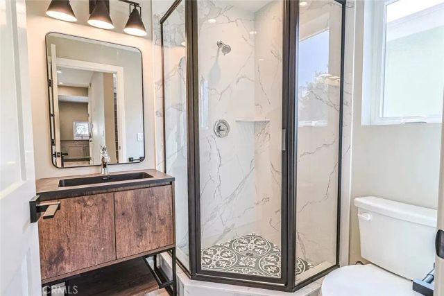5261 Harmony Avenue, North Hollywood, CA 91601