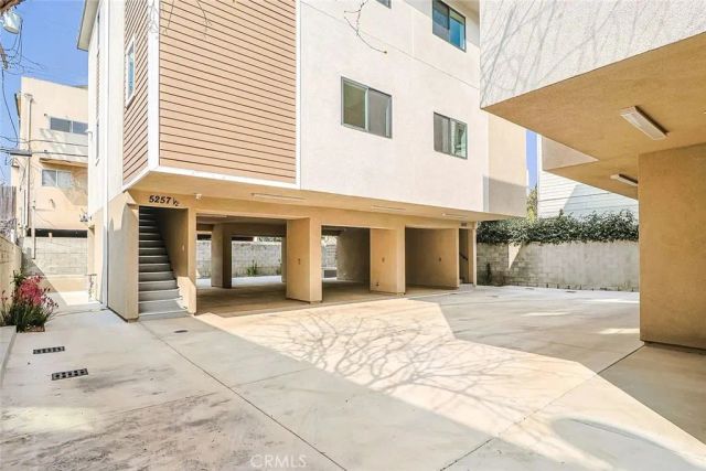 5261 Harmony Avenue, North Hollywood, CA 91601