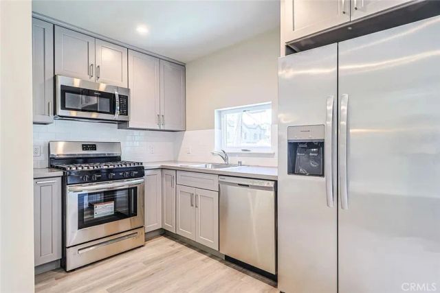 5261 Harmony Avenue, North Hollywood, CA 91601