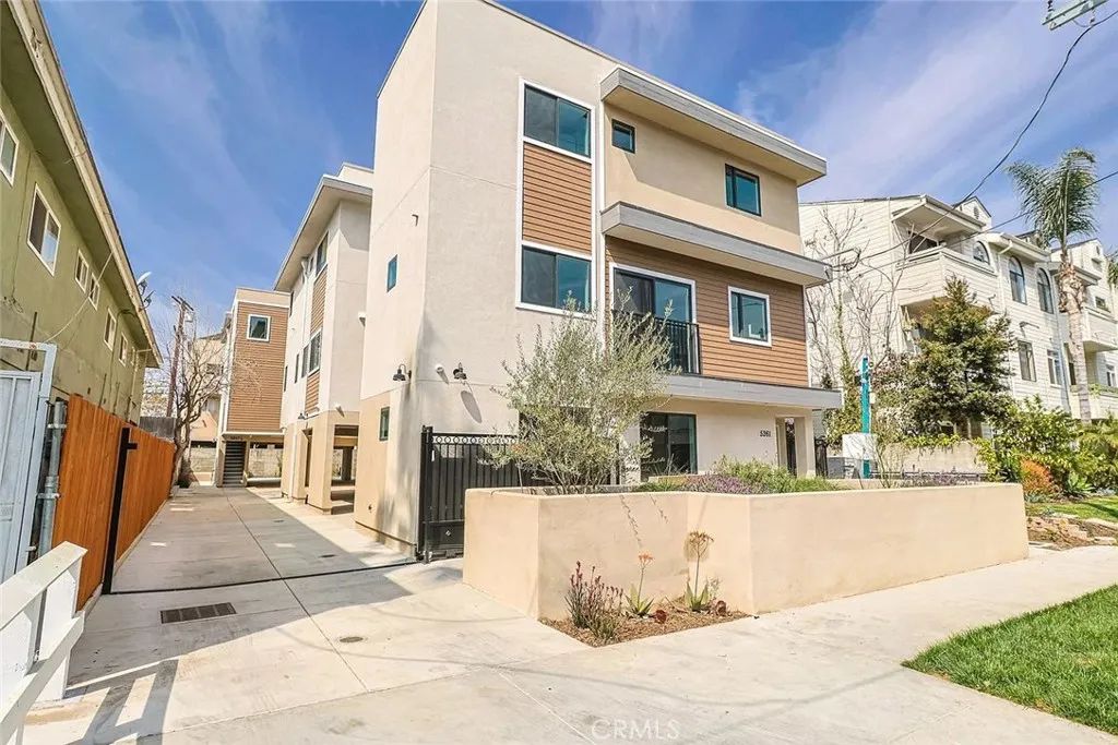 5261 Harmony Avenue, North Hollywood, CA 91601