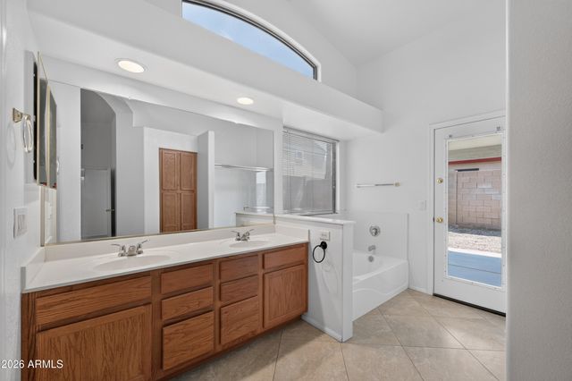 10262 W JESSIE Lane, Peoria, AZ 85383
