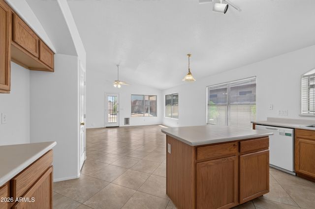 10262 W JESSIE Lane, Peoria, AZ 85383