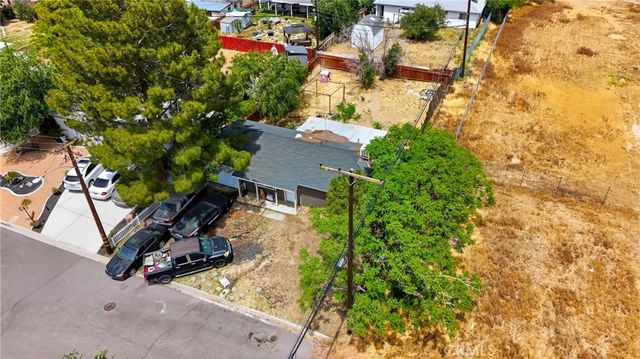 1103 W Milling, Lancaster, CA 93534