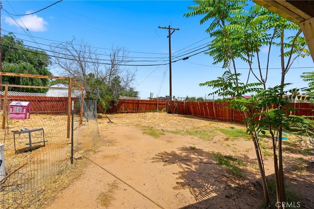 1103 W Milling, Lancaster, CA 93534