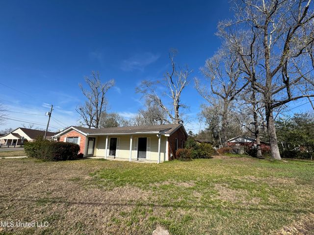 309 S Steele Avenue, Picayune, MS 39466