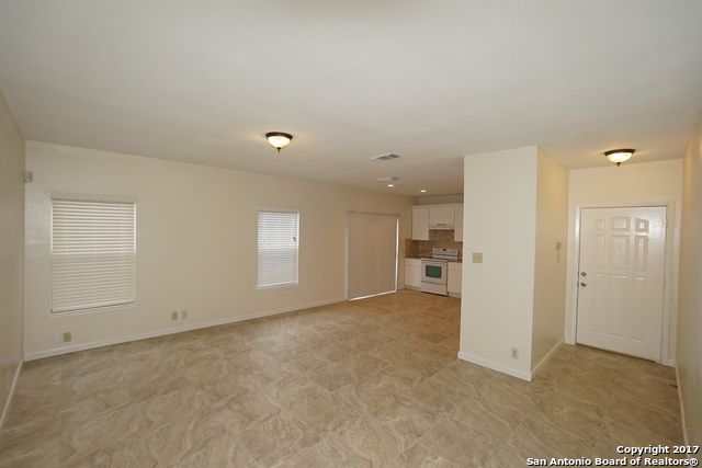 12816 HUNTSMAN LAKE DR, San Antonio, TX 78249