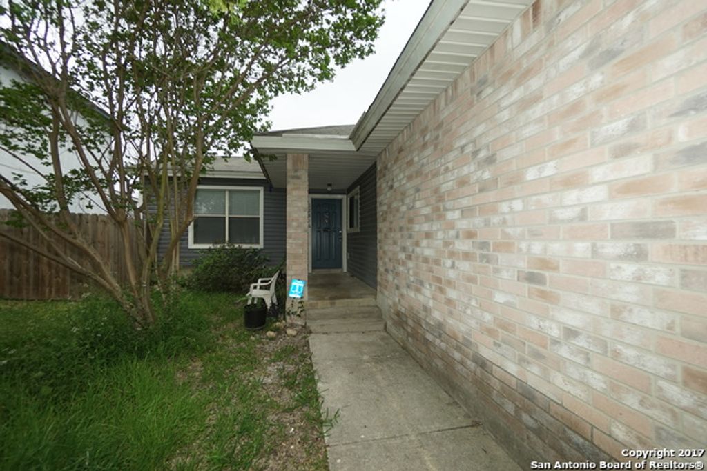 12816 HUNTSMAN LAKE DR, San Antonio, TX 78249