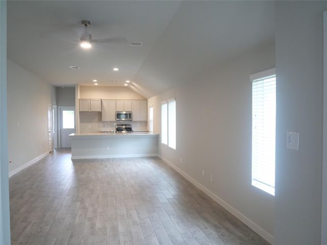 2722 Oakleaf Ash Ln, Fresno, TX 77545