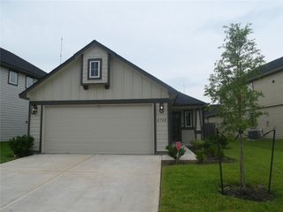 2722 Oakleaf Ash Ln, Fresno, TX 77545
