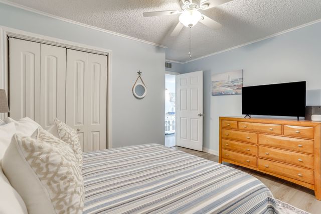624 Harbor Circle, Azle, TX 76020