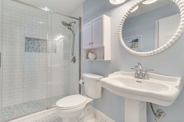 624 Harbor Circle, Azle, TX 76020