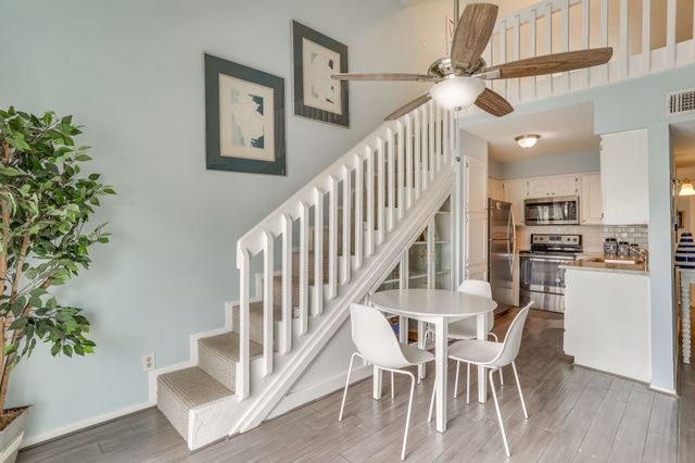624 Harbor Circle, Azle, TX 76020