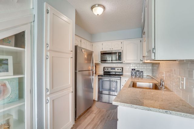 624 Harbor Circle, Azle, TX 76020