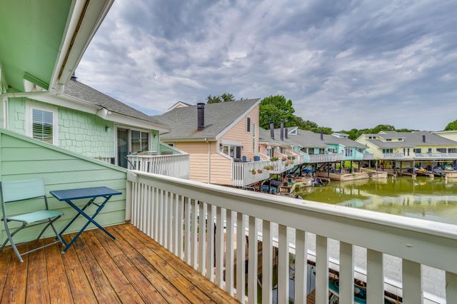 624 Harbor Circle, Azle, TX 76020