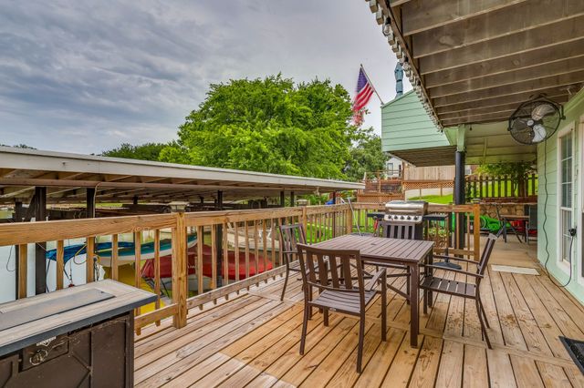 624 Harbor Circle, Azle, TX 76020