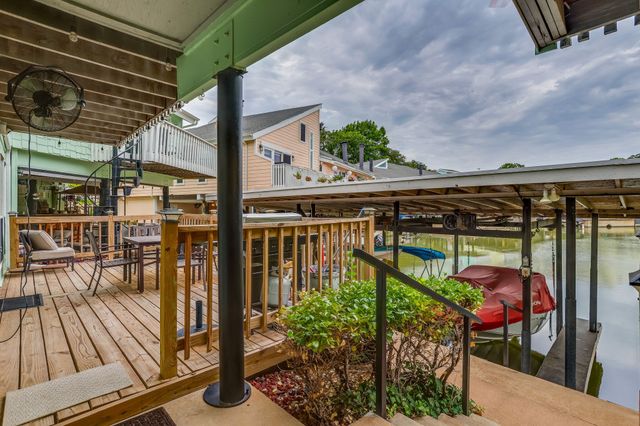 624 Harbor Circle, Azle, TX 76020