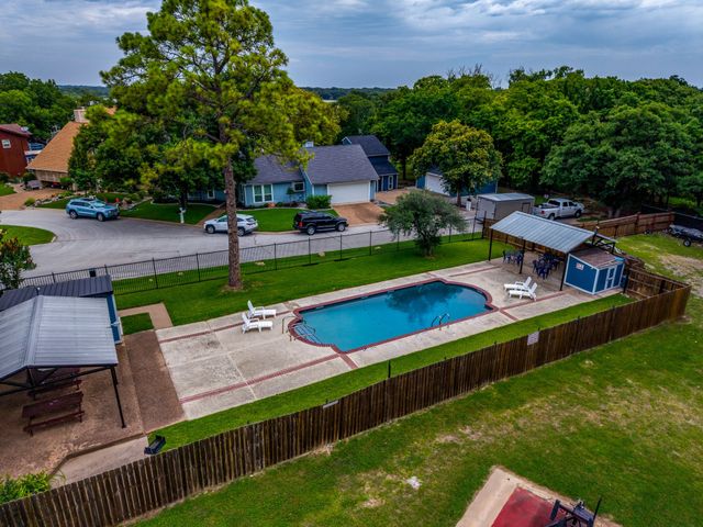 624 Harbor Circle, Azle, TX 76020