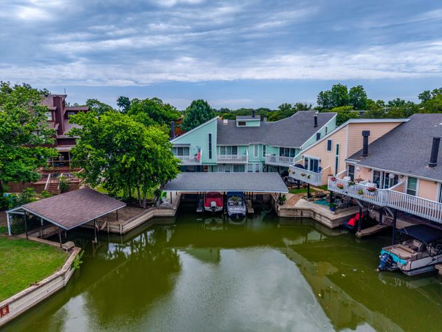 624 Harbor Circle, Azle, TX 76020