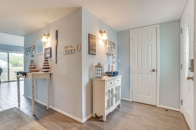 624 Harbor Circle, Azle, TX 76020