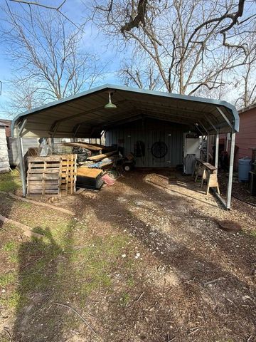 710 Whitney Street, Morgan, TX 76671