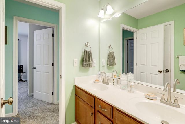 67 AGAPE DR, Ephrata, PA 17522