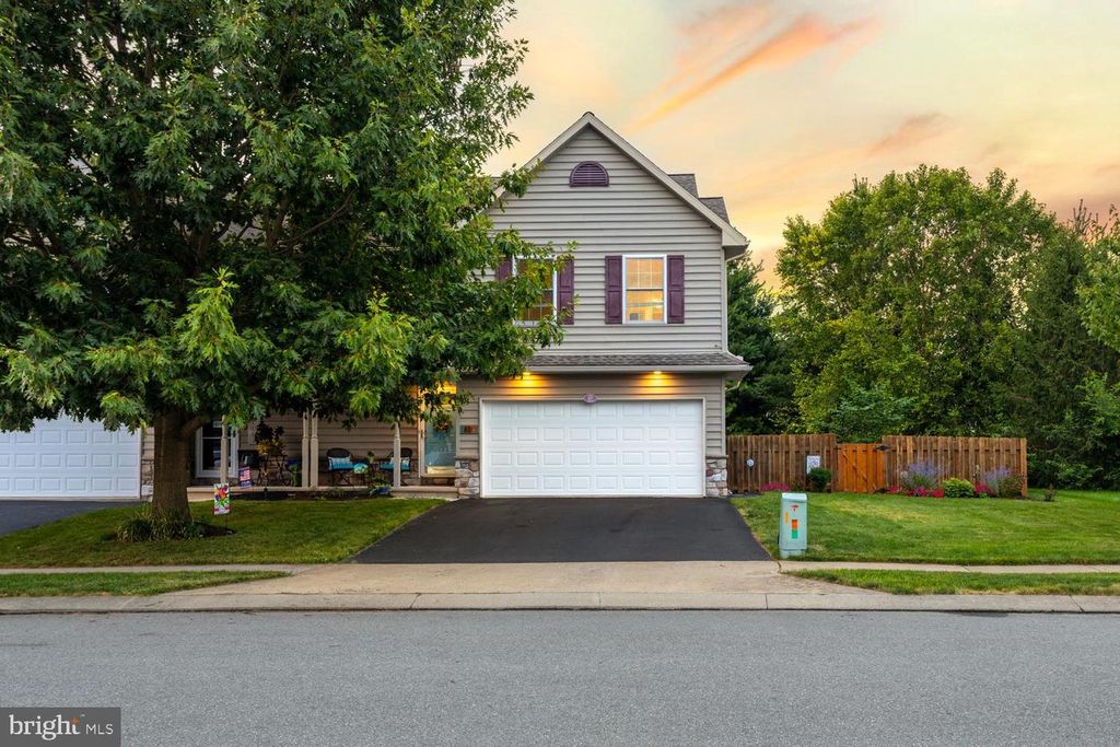 67 AGAPE DR, Ephrata, PA 17522
