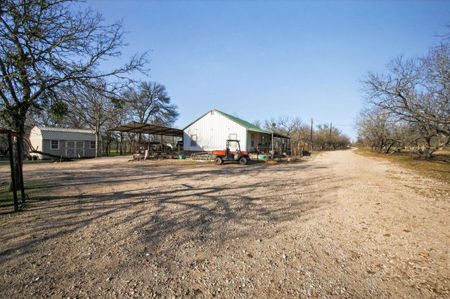885 Longhollow RD, Dale, TX 78616