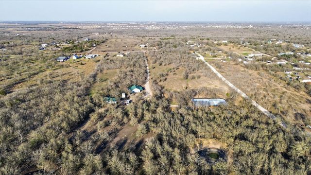 885 Longhollow RD, Dale, TX 78616