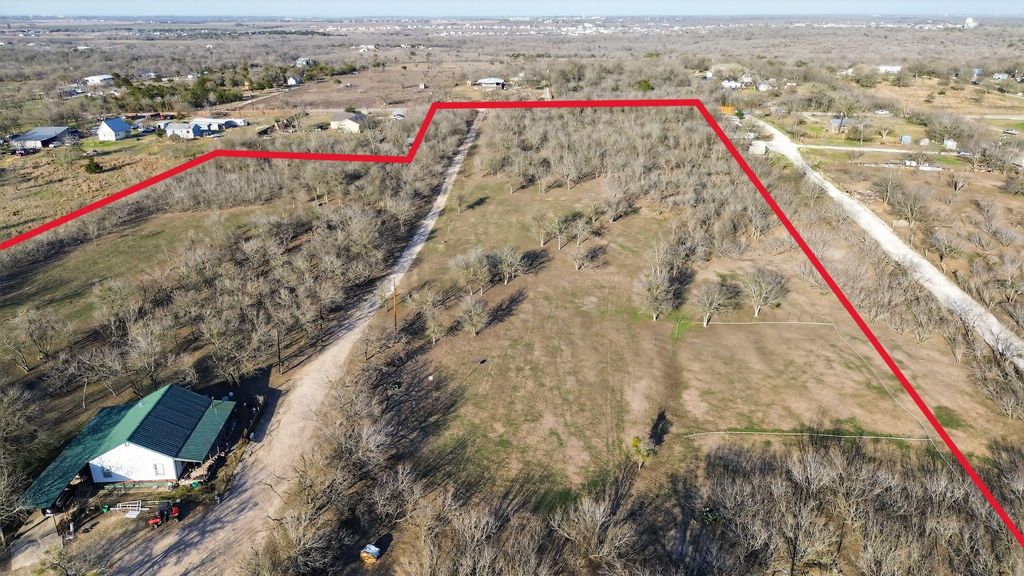885 Longhollow RD, Dale, TX 78616