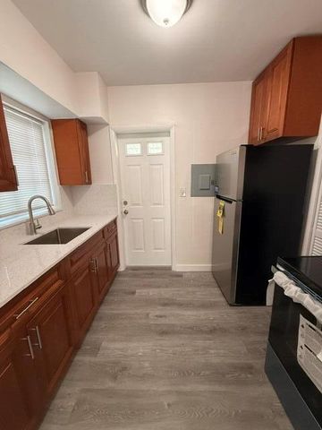 2802 SW 36th Avenue, Miami, FL 33133
