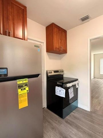 2802 SW 36th Avenue, Miami, FL 33133