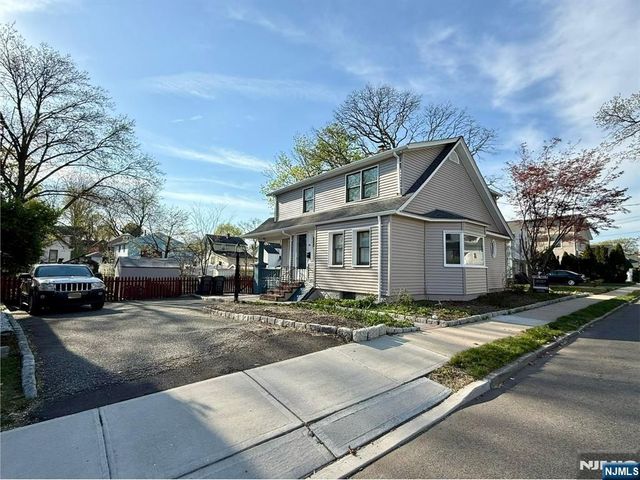 80 Roosevelt Avenue, Bergenfield, NJ 07621