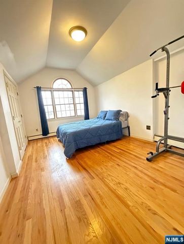 80 Roosevelt Avenue, Bergenfield, NJ 07621