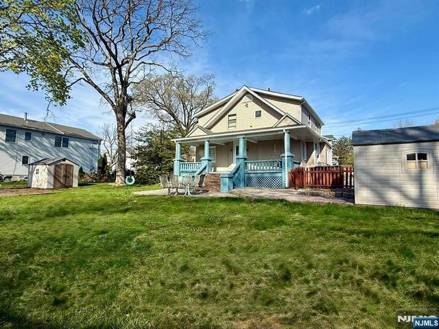 80 Roosevelt Avenue, Bergenfield, NJ 07621