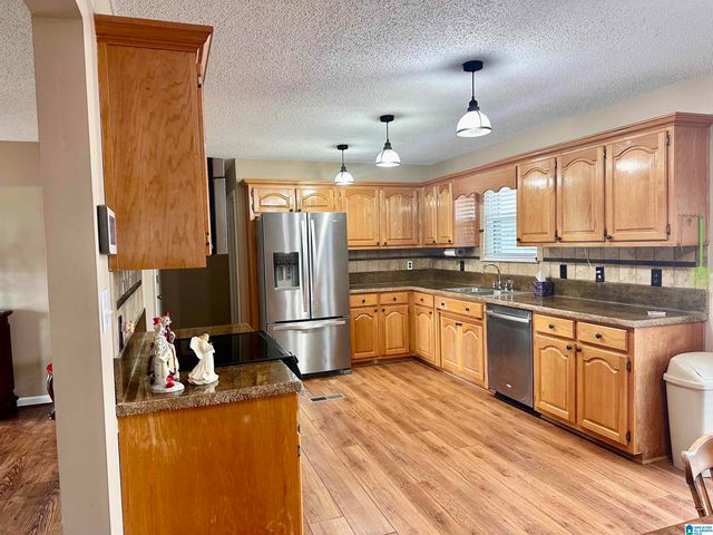 100 RIDGE LANE, Warrior, AL 35180