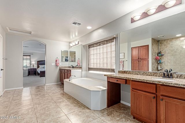 773 E GLACIER Drive, Chandler, AZ 85249