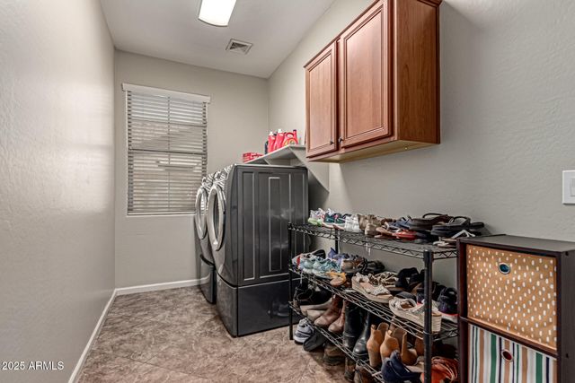 773 E GLACIER Drive, Chandler, AZ 85249