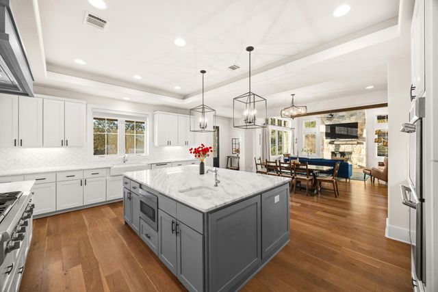 7809 Brandy WAY, Volente, TX 78641