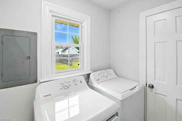 408 Holloway DR, Portsmouth, VA 23701