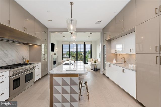 3528 WHITEHAVEN PKWY NW, Washington, DC 20007