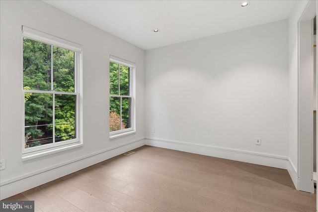 3528 WHITEHAVEN PKWY NW, Washington, DC 20007