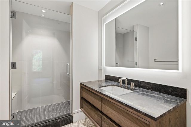 3528 WHITEHAVEN PKWY NW, Washington, DC 20007