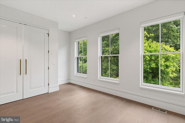 3528 WHITEHAVEN PKWY NW, Washington, DC 20007