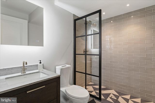 3528 WHITEHAVEN PKWY NW, Washington, DC 20007
