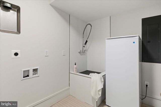 3528 WHITEHAVEN PKWY NW, Washington, DC 20007