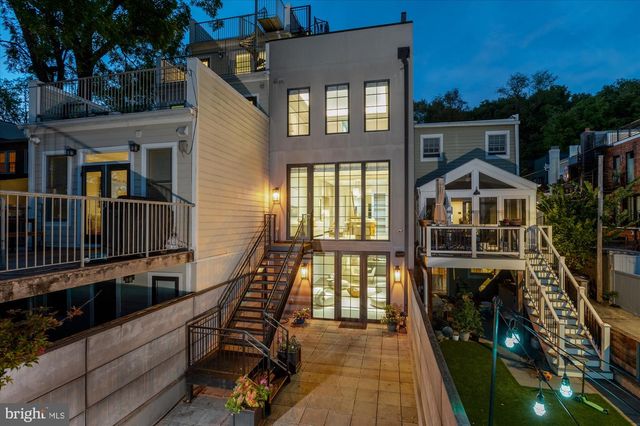 3528 WHITEHAVEN PKWY NW, Washington, DC 20007