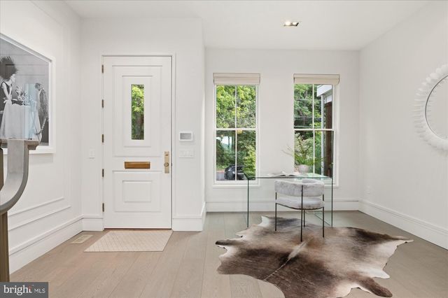 3528 WHITEHAVEN PKWY NW, Washington, DC 20007